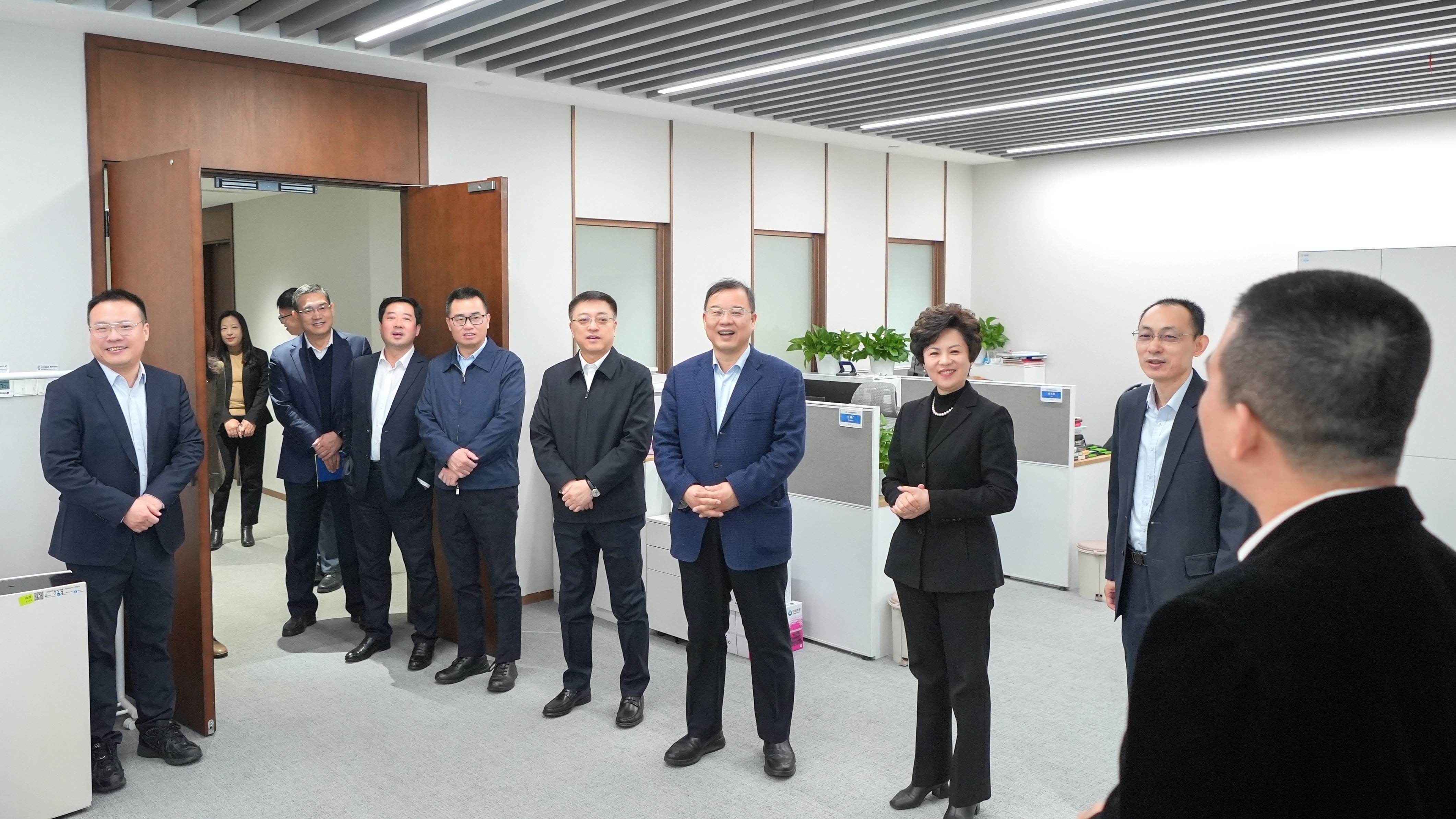 中國(guó)誠(chéng)通領(lǐng)導(dǎo)班子新年走訪(fǎng)慰問(wèn)集團(tuán)總部干部職工